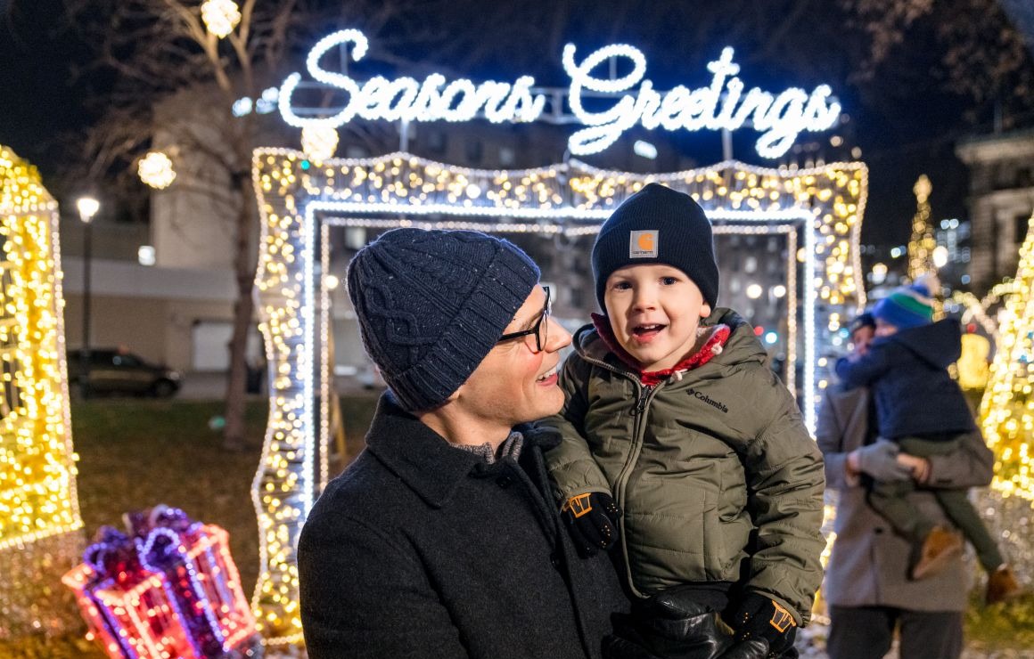zeidler union square milwaukee holiday lights festival seasons greetings picture frame