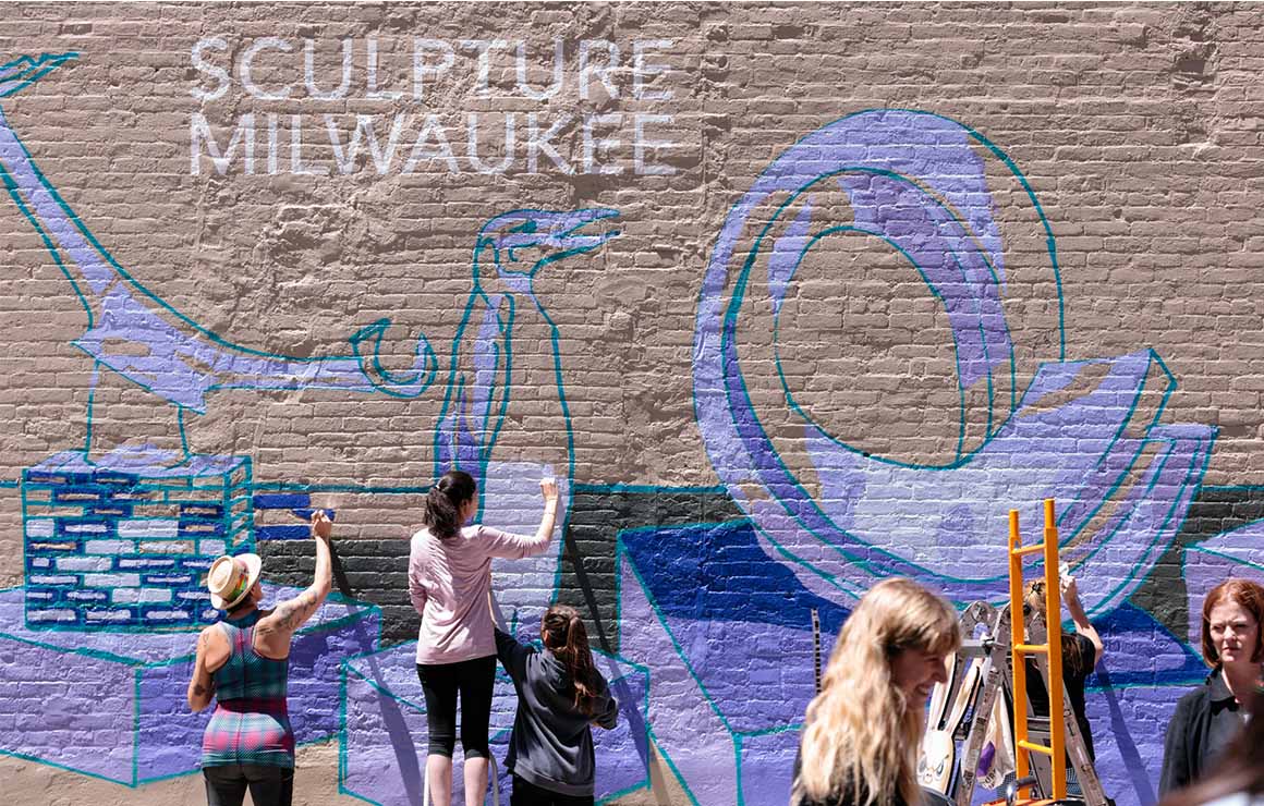 Sculpture Milwaukee Ribbon-Cutting Milwaukee Downtown 