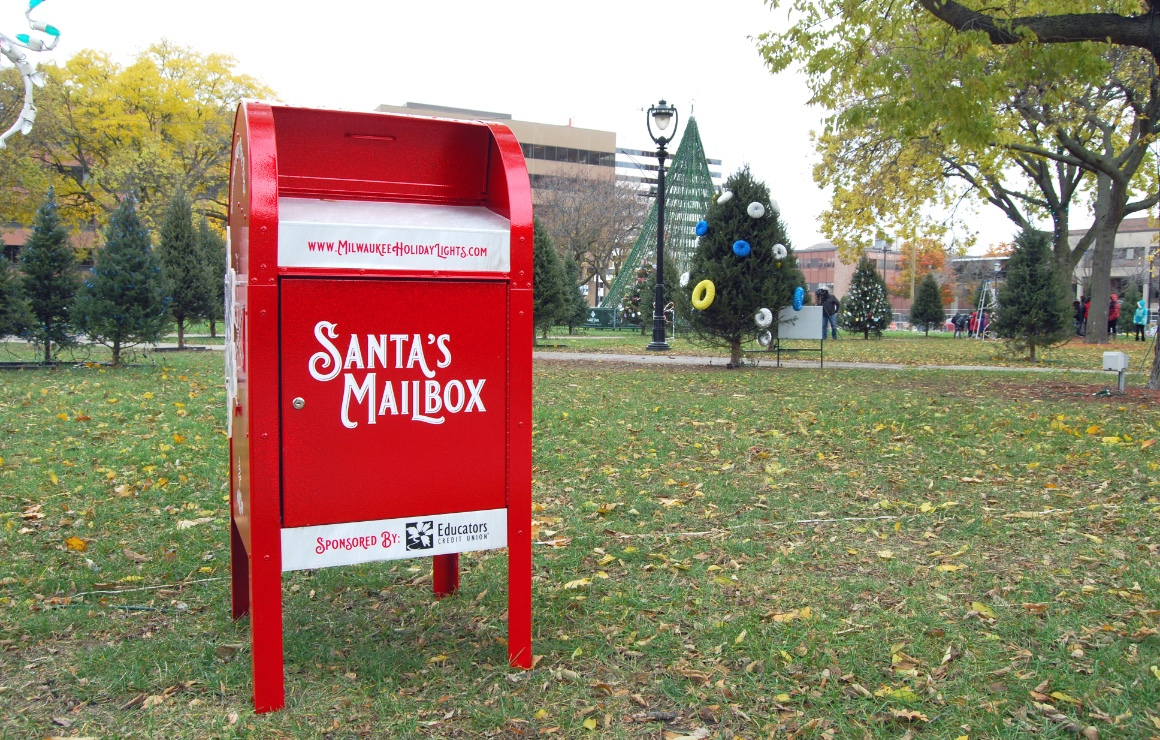 Milwaukee Downtown Santa's Mailbox