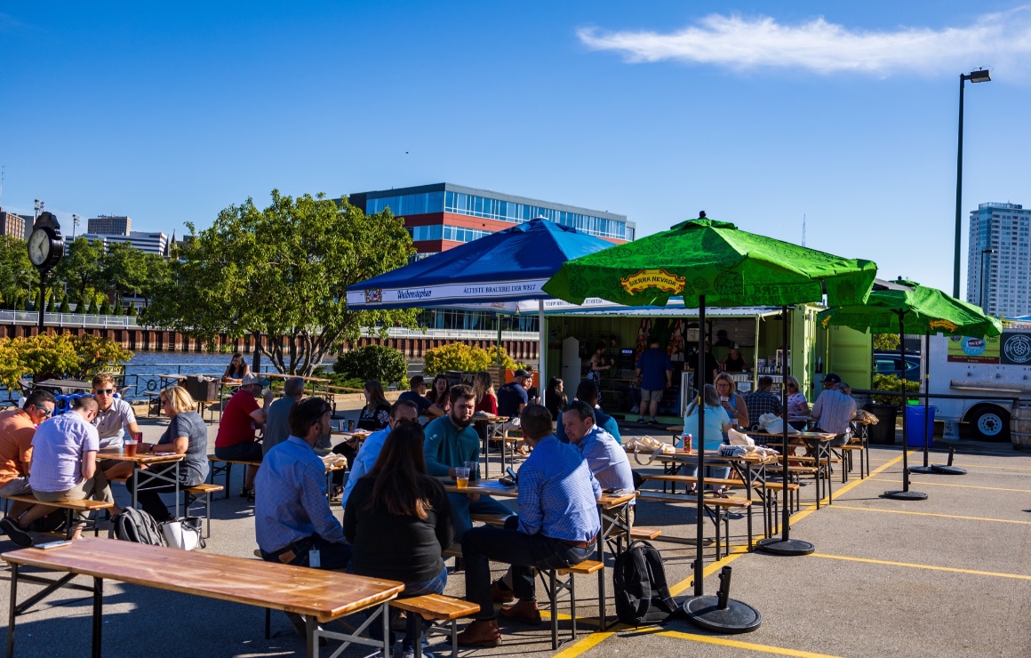 schlitz park beer garden