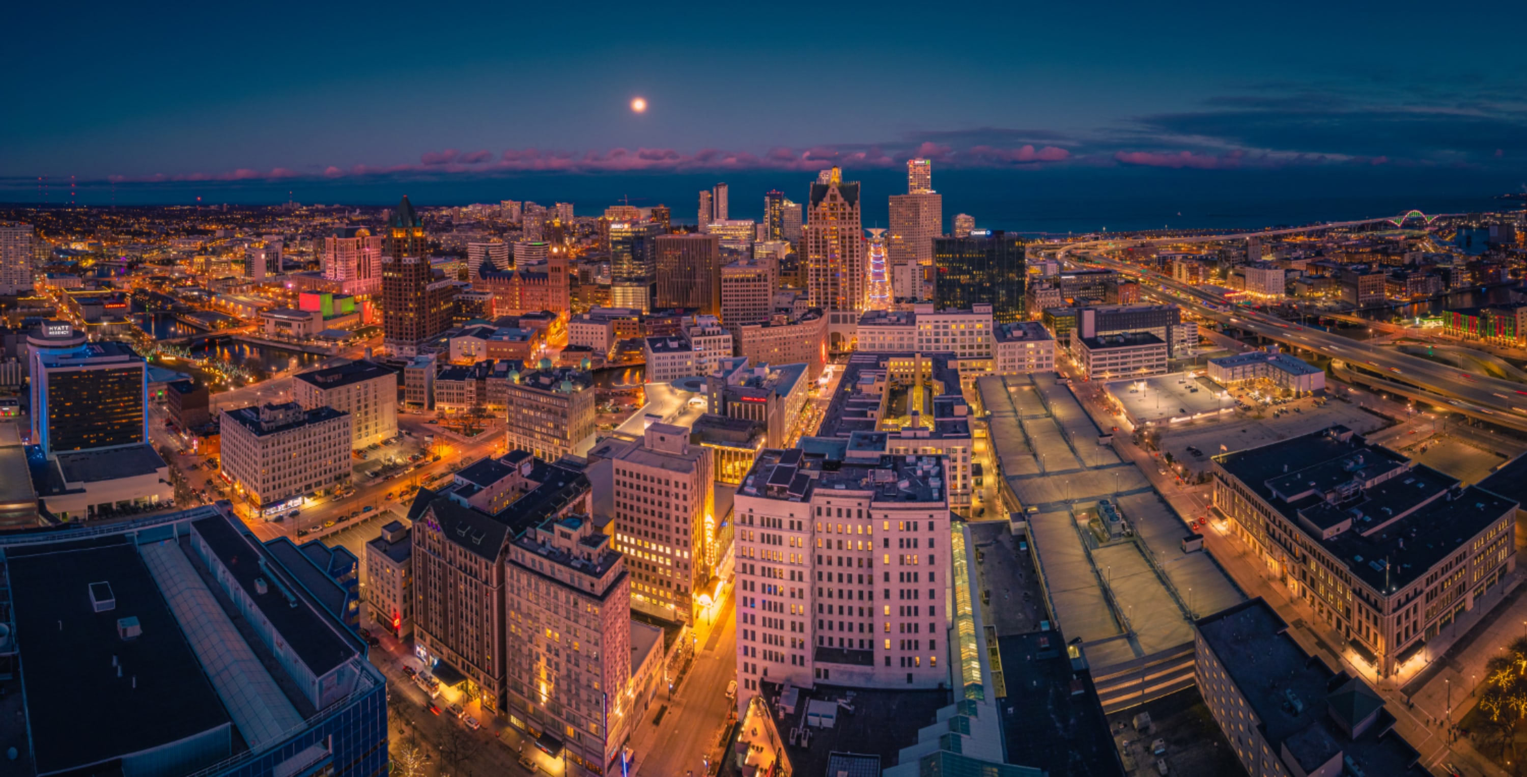 Big bubbles in downtown Milwaukee: How, when and where to see them