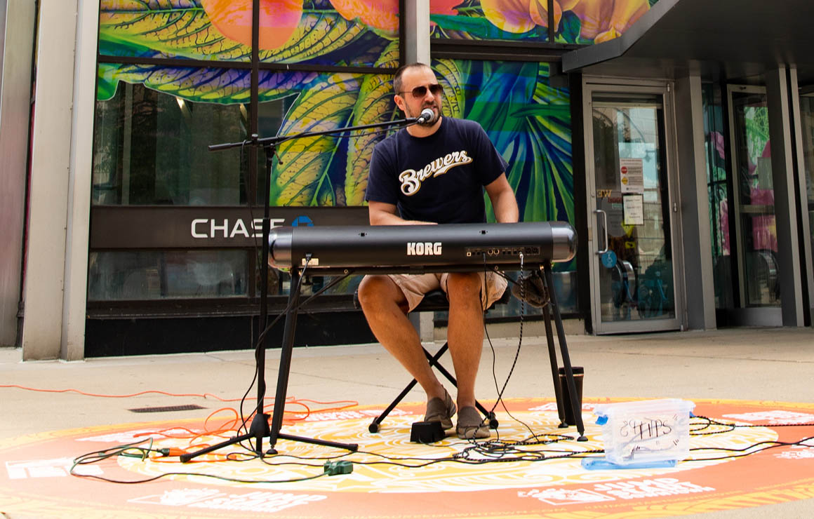 Dan Kolesari Tunes@Noon Milwaukee Downtown