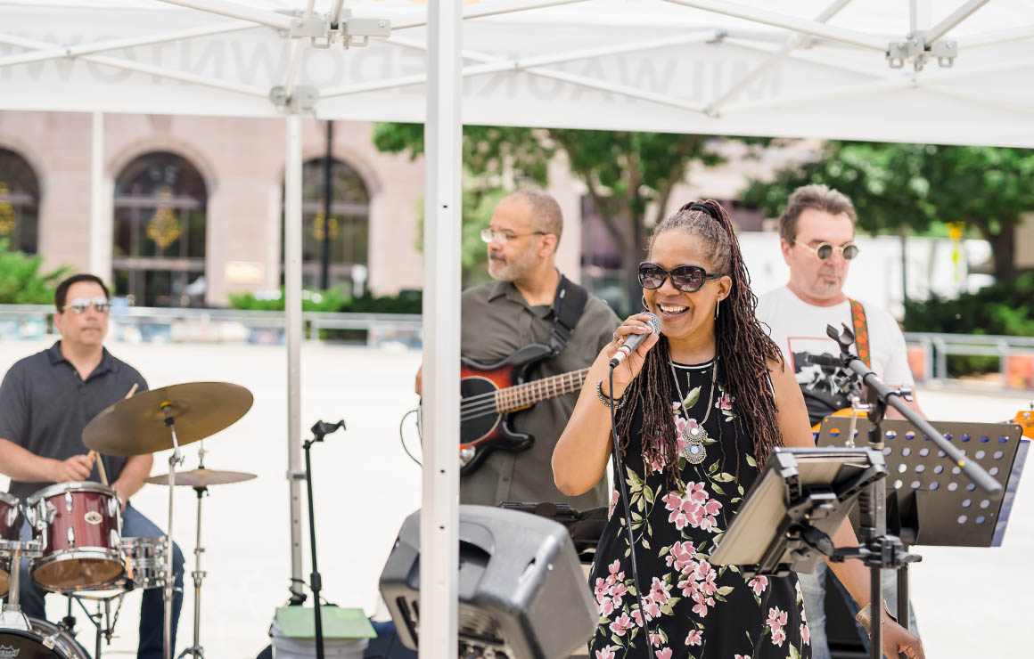Donna Woodall Group Tunes@Noon Milwaukee Downtown