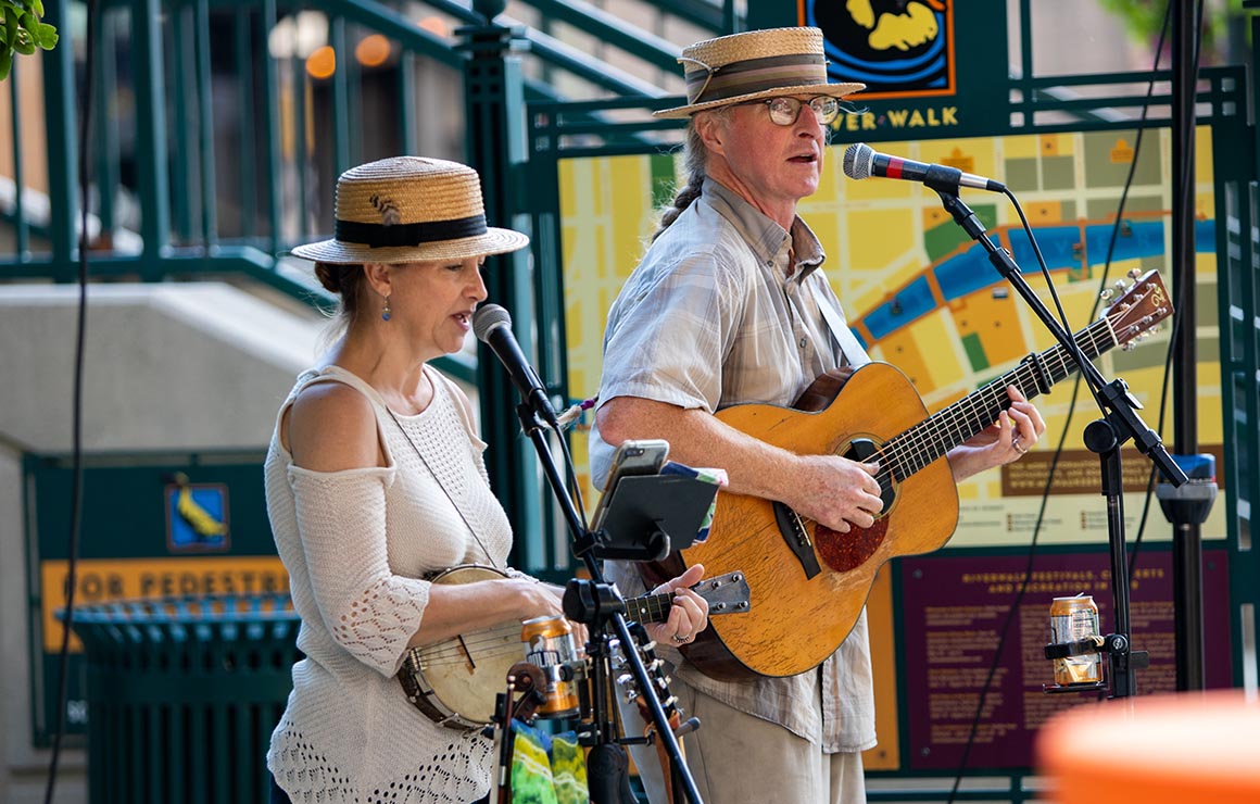 Frogwater Tunes@Noon Milwaukee Downtown