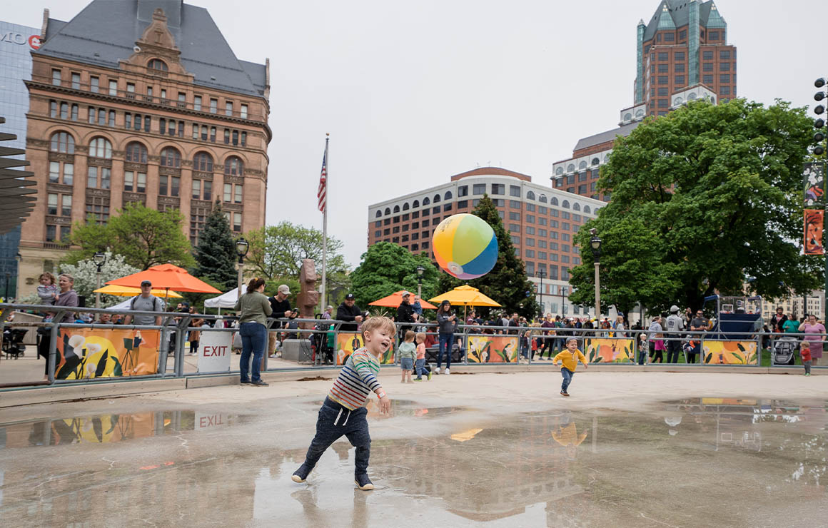 Big bubbles in downtown Milwaukee: How, when and where to see them