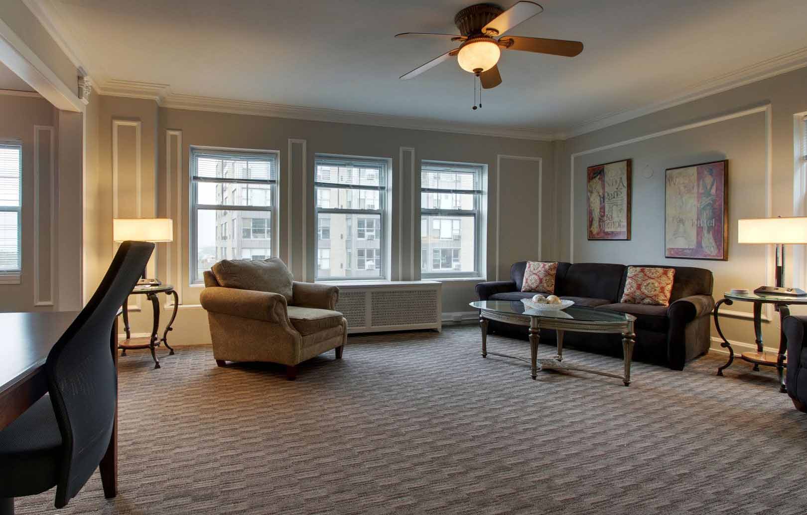 A room at the Knickerbocker Hotel.